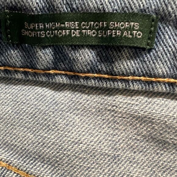 Wild Fable Two-Tone Super High-Rise Cutoff Jean Shorts Size 4 - Picture 10 of 11